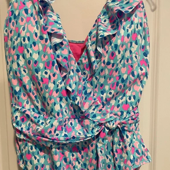 EUC Lilly Pulitzer, size 14 one piece - Picture 2 of 5
